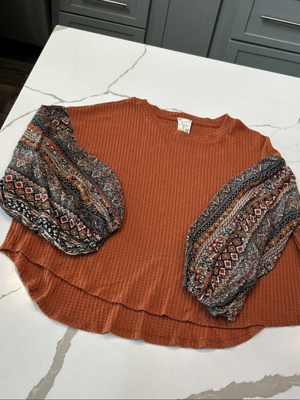 Blu-Pepper Medium Waffle Knit Rust Balloon Sleeve Top with Patterned Sleeves